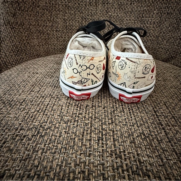 Harry Potter Lace up Vans Size 3.5 Unisex - Picture 3 of 8
